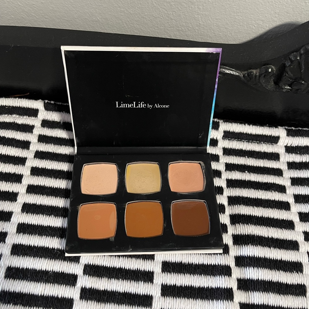 Limelife by Alcone Concealer Palette